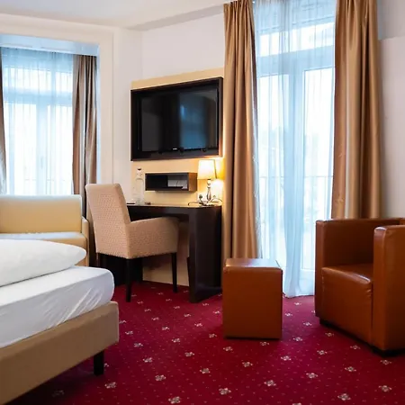 Pucci Baerengarten Stadthotel ホテル 3*