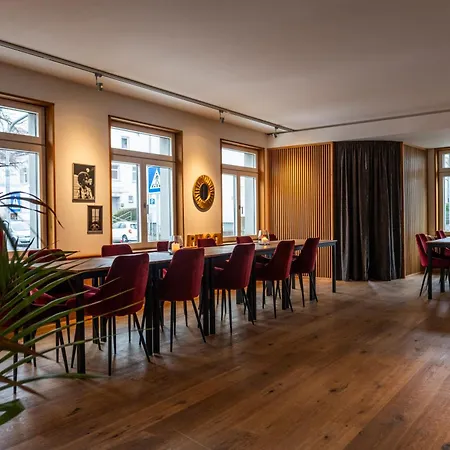 Pucci Baerengarten Stadthotel ホテル